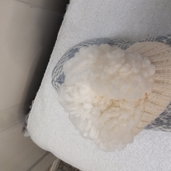 NWT  Cosy Slippers Fleese lined, Aloe Infused - Picture 2 of 4